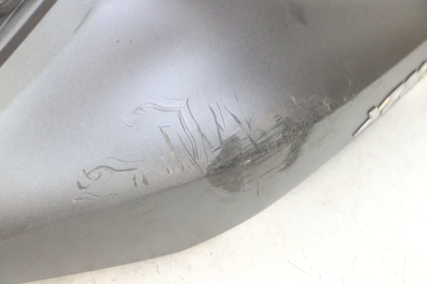 photo de PRAWY TYLNY BOK YAMAHA XMAX X-MAX 125 (2021 - 2025) - Zoom stanu zużycia