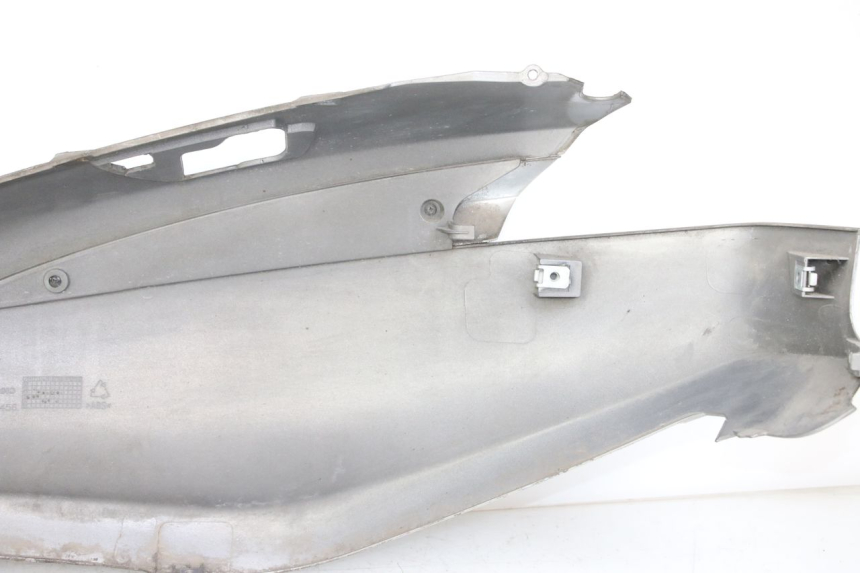 photo de PRAWY TYLNY BOK PIAGGIO X10 125 (2012 - 2017) - Widok ogólny