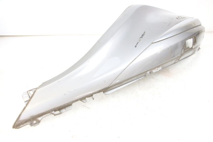 photo de PRAWY TYLNY BOK PIAGGIO X10 125 (2012 - 2017) - Stan powierzchni