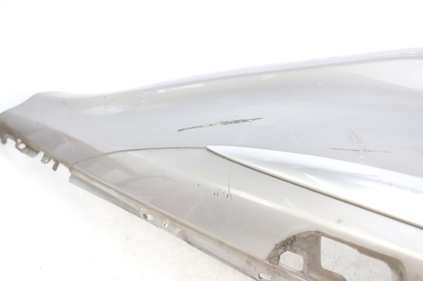 photo de PRAWY TYLNY BOK PIAGGIO X10 125 (2012 - 2017) - Część sprawdzona