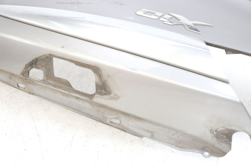 photo de PRAWY TYLNY BOK PIAGGIO X10 125 (2012 - 2017) - Oznaczenia i referencje