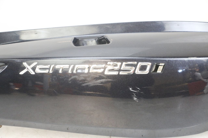 photo de PRAWY TYLNY BOK KYMCO XCITING 250 (2006 - 2009) - Szczegóły charakterystyczne