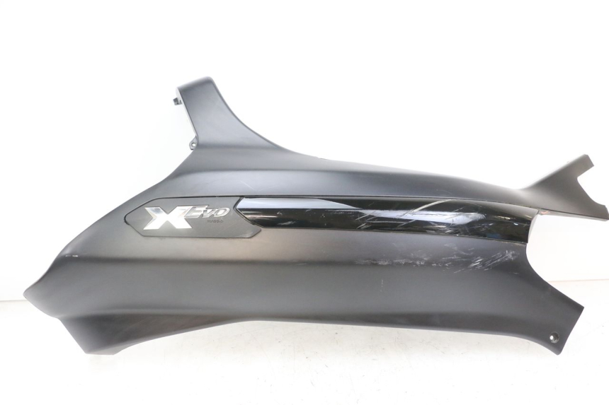photo de PRAWY TYLNY BOK PIAGGIO XEVO - X EVO 125 (2007 - 2017) - Widok główny