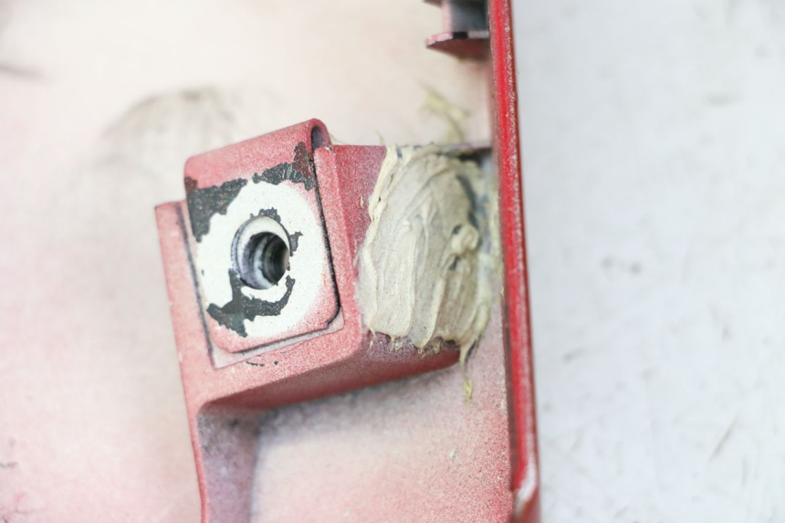 photo de PRAWY TYLNY BOK YAMAHA FZ1 FAZER 1000 (2007 - 2009) - Zbliżenie techniczne