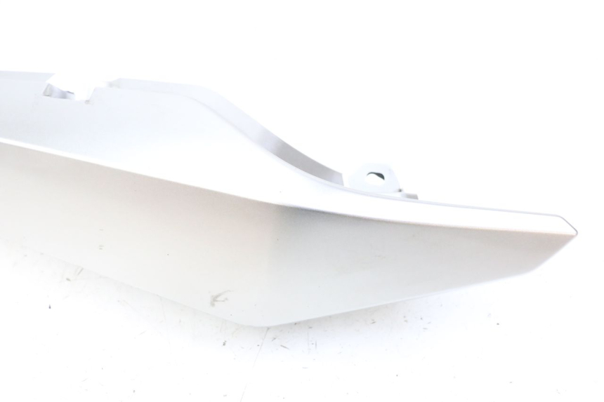 photo de PRAWY TYLNY BOK YAMAHA XJ6 600 (2008 - 2016) - Oznaczenia i referencje