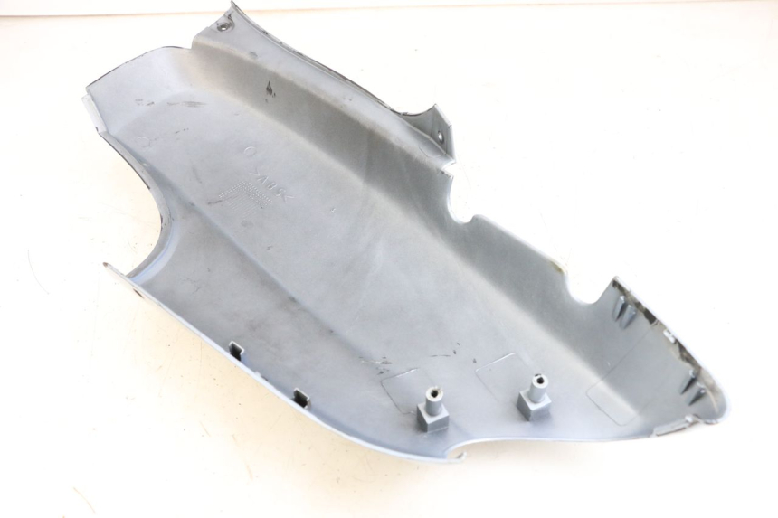 photo de PRAWY TYLNY BOK YAMAHA YN NEO'S 50 (1997 - 2004) - Szczegół części