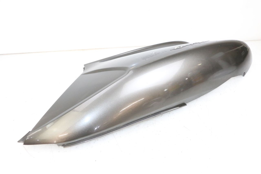 photo de PRAWY TYLNY BOK YAMAHA YP MAJESTY 125 (2002 - 2006) - Zbliżenie techniczne