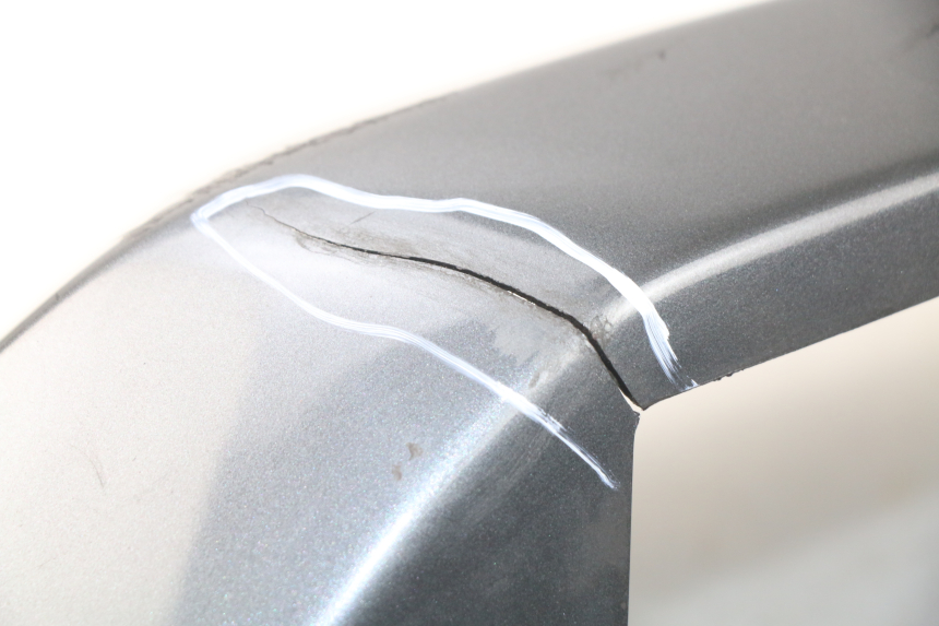 photo de PRAWY TYLNY BOK YAMAHA YP X-MAX XMAX 400 (2014 - 2017) - Zbliżenie techniczne