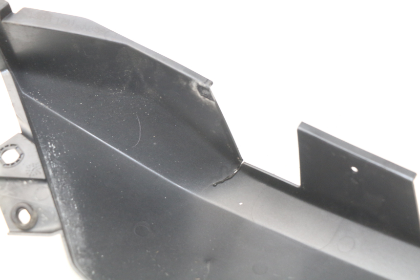 photo de PRAWY TYLNY BOK YAMAHA YP X-MAX XMAX 400 (2014 - 2017) - Stan powierzchni