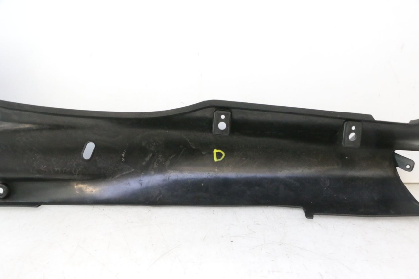 photo de PRAWA TYLNA STRONA KAWASAKI ZZR 600 (1995 - 2004) - Szczegóły charakterystyczne