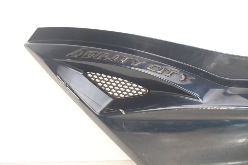 photo de LEWY TYLNY BOK KYMCO AGILITY 16+ 4T 50 (2018 - 2023) - Widok z bliska