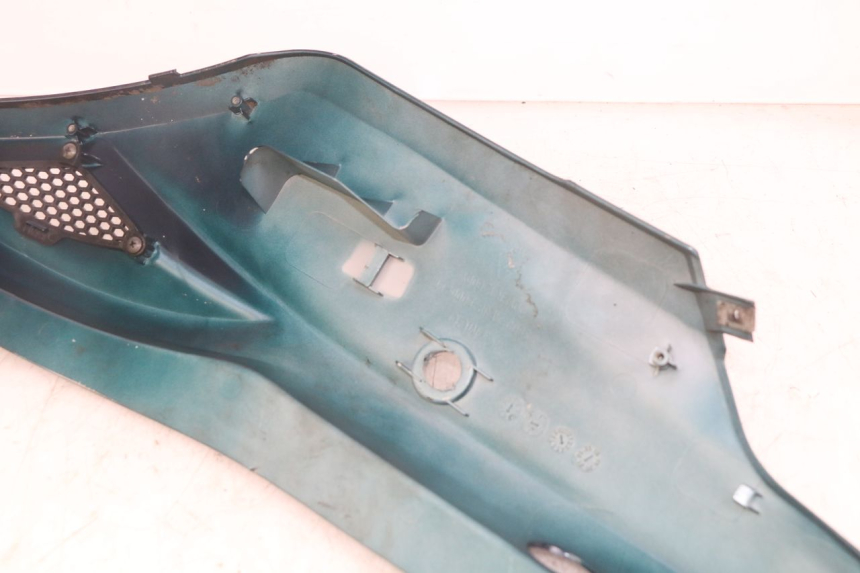 photo de LEWY TYLNY BOK KYMCO AGILITY 16+ 4T 50 (2018 - 2023) - Zbliżenie techniczne