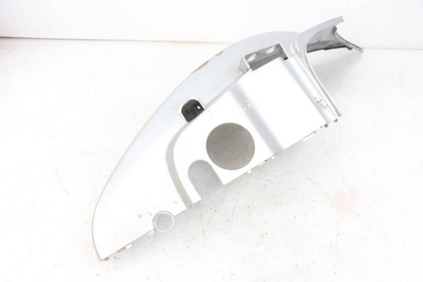 photo de LEWY TYLNY BOK KYMCO AGILITY 4T 50 (2005 - 2018) - Szczegóły charakterystyczne