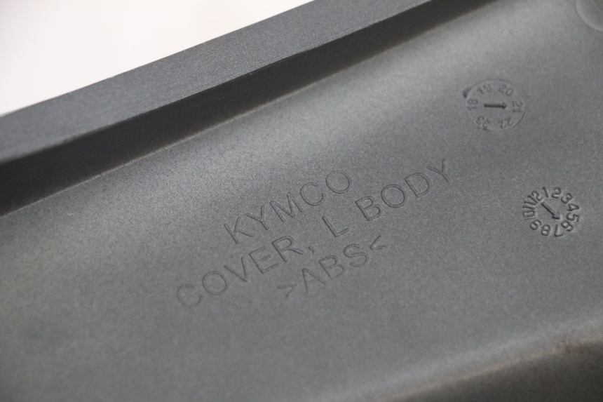 photo de LEWY TYLNY BOK KYMCO AGILITY 4T 50 (2018 - 2022) - Szczegóły charakterystyczne
