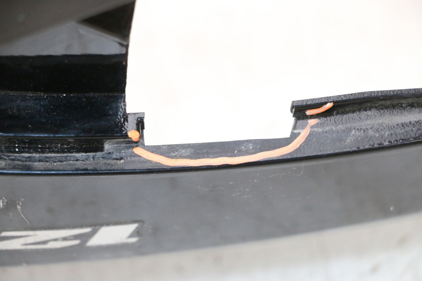 photo de LEWY TYLNY BOK SUZUKI BURGMAN 125 (2007 - 2014) - Zbliżenie techniczne