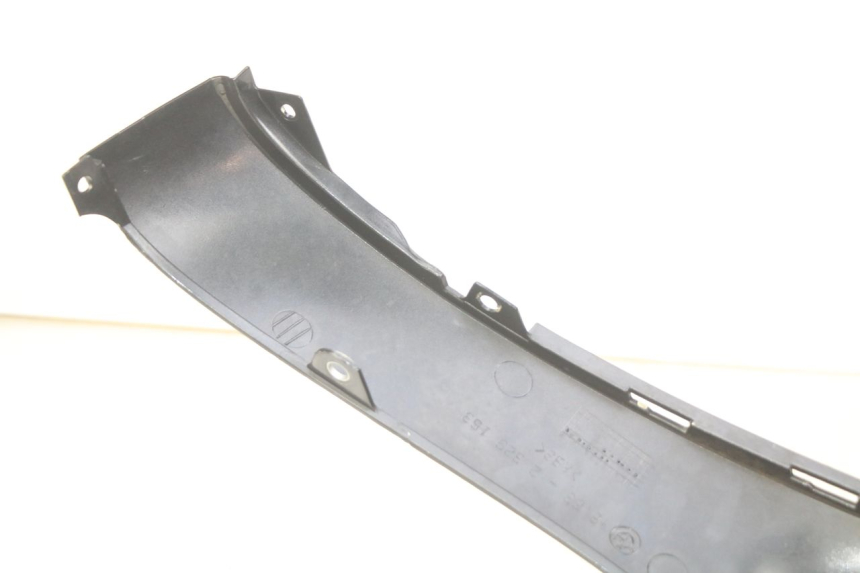 photo de LEWY TYLNY BOK BMW C1 125 (2000 - 2003) - Zbliżenie techniczne