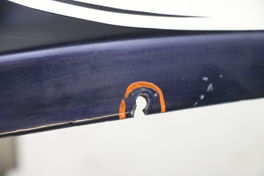 photo de LEWY TYLNY BOK HONDA CBR RR FIREBLADE 900 (1992 - 1994) - Punkty mocowania