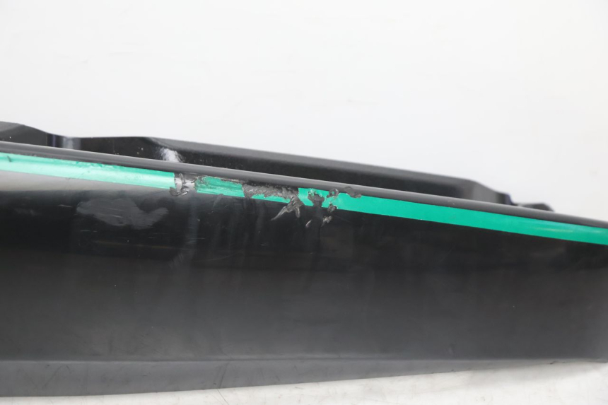 photo de LEWY TYLNY BOK KAWASAKI ER-6 ER6 N 650 (2005 - 2009) - Zbliżenie techniczne