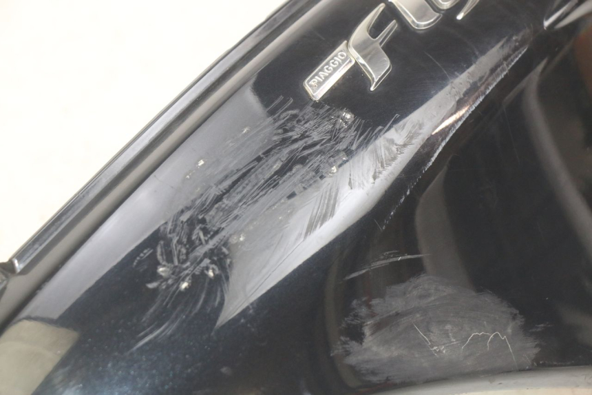 photo de LEWY TYLNY BOK PIAGGIO FLY 4T 50 (2013 - 2017) - Punkty mocowania