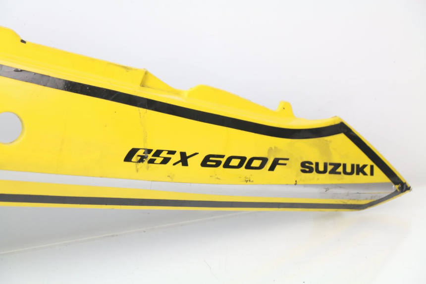 photo de LEWY TYLNY BOK SUZUKI GSXF GSX F 600 (1988 - 1997) - Zbliżenie techniczne