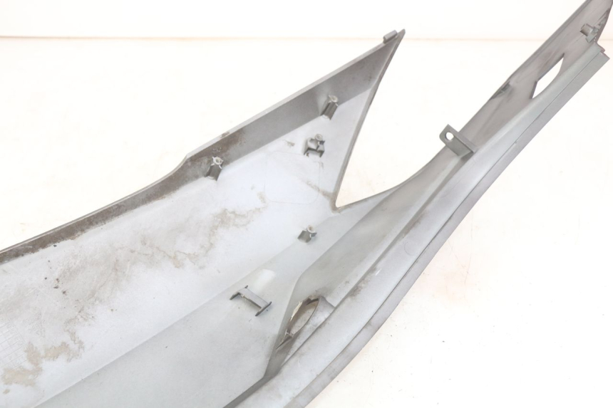 photo de LEWY TYLNY BOK SYM GTS EFI 125 (2012 - 2016) - Punkty mocowania