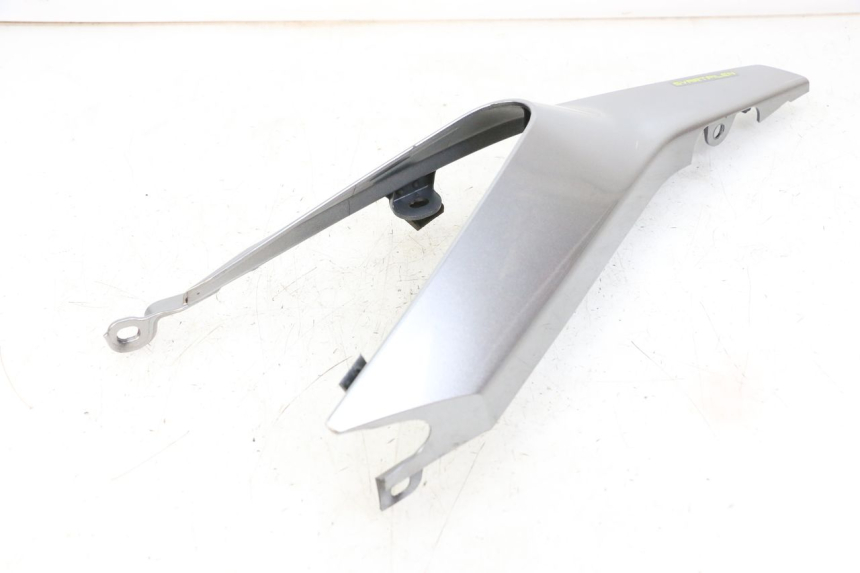 photo de LEWY TYLNY BOK HUSQVARNA SVARTPILEN 401 (2018 - 2023) - Zbliżenie techniczne