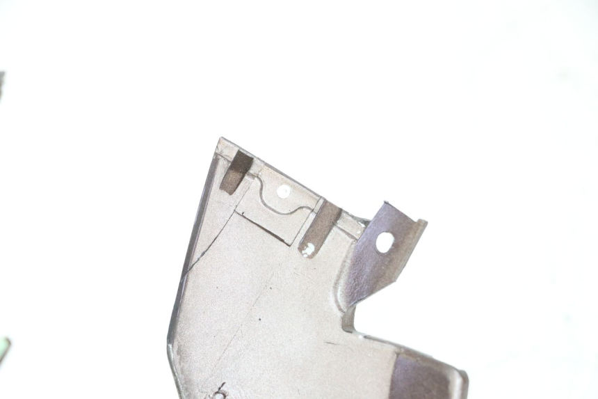 photo de LEWY TYLNY BOK PEUGEOT KISBEE 2T 50 (2010 - 2017) - Zoom stanu zużycia