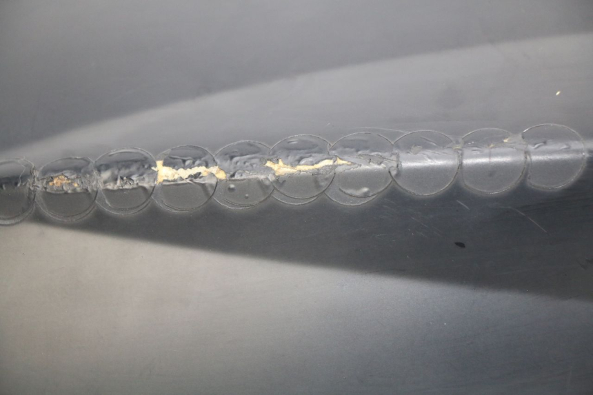 photo de LEWY TYLNY BOK PEUGEOT KISBEE 4T 50 (2010 - 2017) - Stan powierzchni