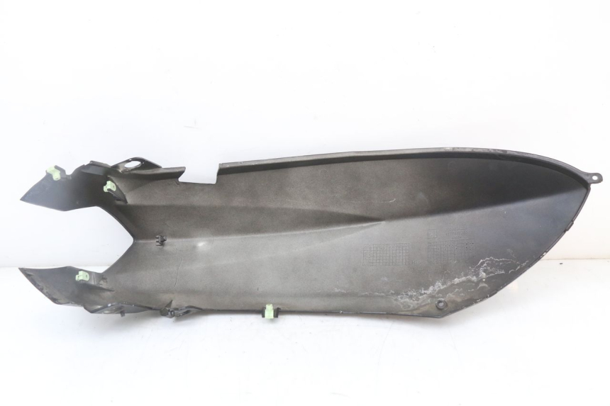 photo de LEWY TYLNY BOK PEUGEOT KISBEE 4T 50 (2018 - 2022) - Zbliżenie techniczne