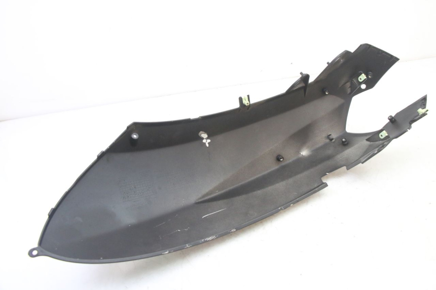 photo de LEWY TYLNY BOK PEUGEOT KISBEE 4T 50 (2018 - 2022) - Punkty mocowania