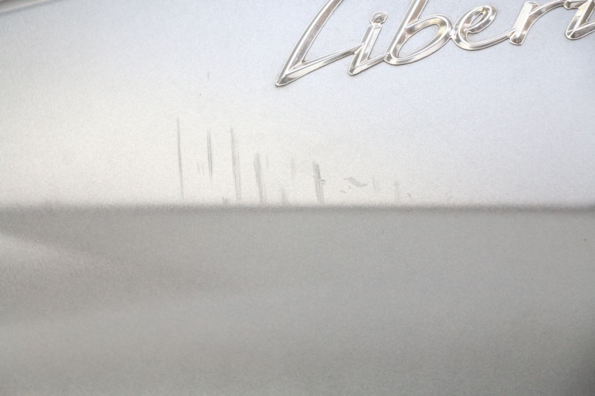 photo de LEWY TYLNY BOK PIAGGIO LIBERTY IGET 4T 50 (2015 - 2020) - Stan powierzchni