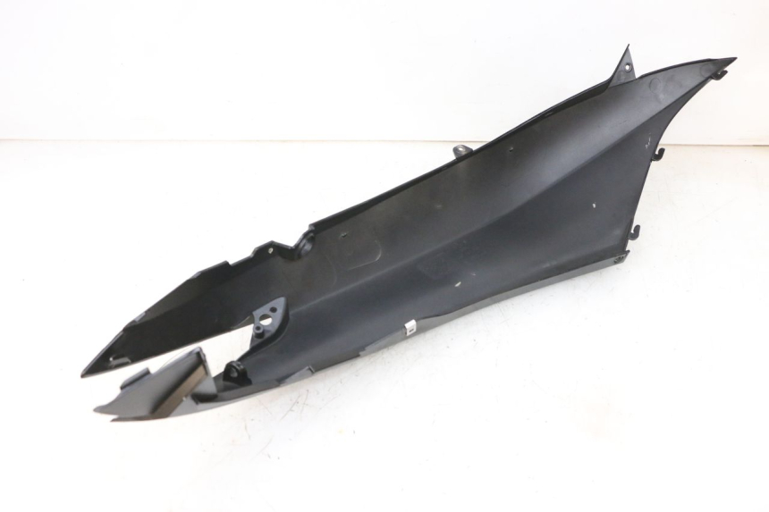 photo de LEWY TYLNY BOK PIAGGIO MP3 HPE 300 (2019 - 2026) - Inny kąt widzenia