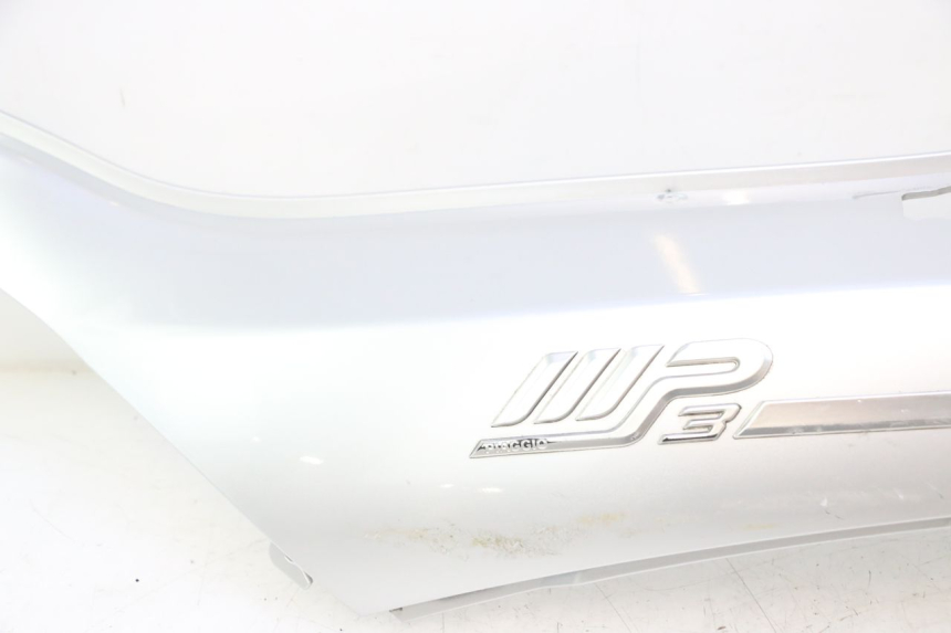 photo de LEWY TYLNY BOK PIAGGIO MP3 LT 300 (2010 - 2016) - Zbliżenie komponentów
