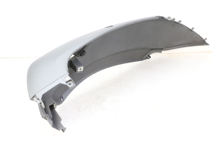 photo de LEWY TYLNY BOK PIAGGIO MP3 500 (2014 - 2017) - Szczegóły charakterystyczne