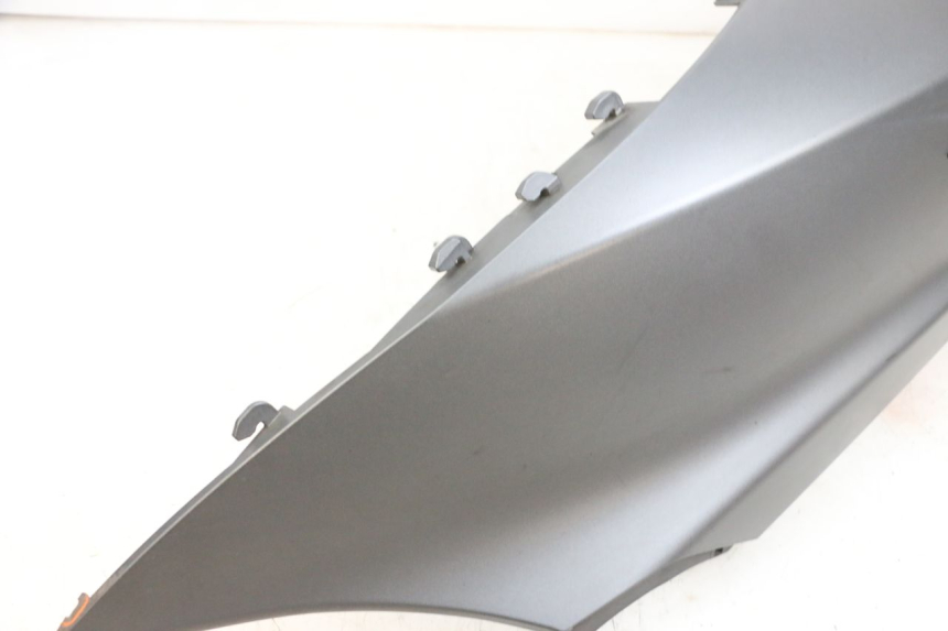 photo de LEWY TYLNY BOK PIAGGIO MP3 500 (2016 - 2018) - Szczegóły charakterystyczne