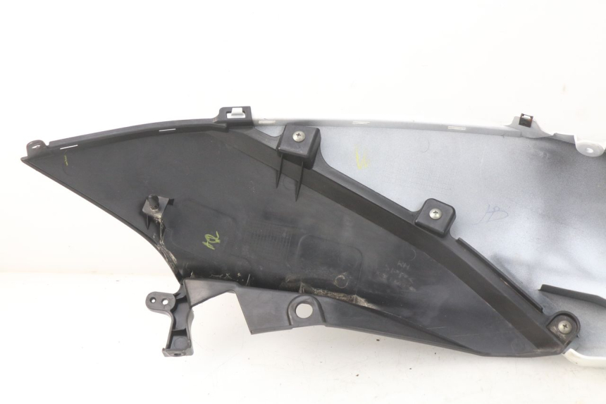 photo de LEWY TYLNY BOK MBK MW TRYPTIK 125 (2017 - 2022) - Zbliżenie techniczne