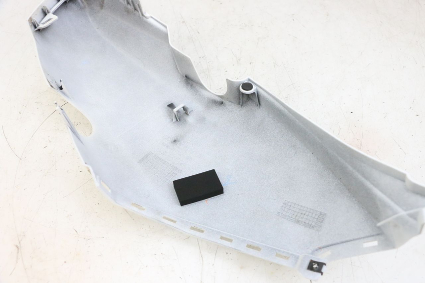 photo de LEWY TYLNY BOK YAMAHA NEO'S CORE 1 (2022 - 2026) - Zbliżenie techniczne