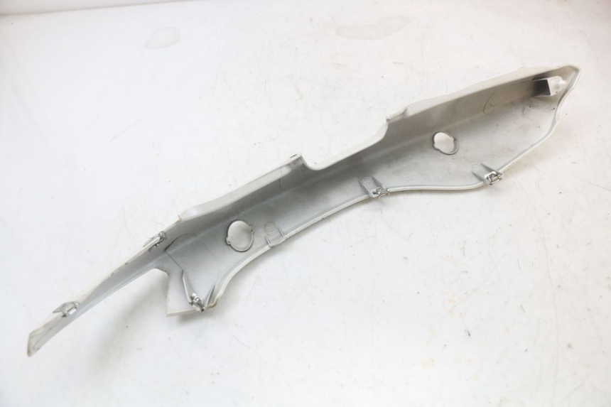 photo de LEWY TYLNY BOK MOTO GUZZI NORGE 8V GT 1200 (2011 - 2016) - Widok ogólny