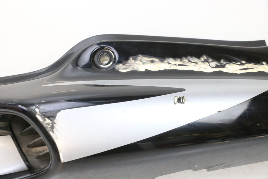 photo de LEWY TYLNY BOK HONDA NSR R 125 (1994 - 2003) - Struktura - zbliżenie