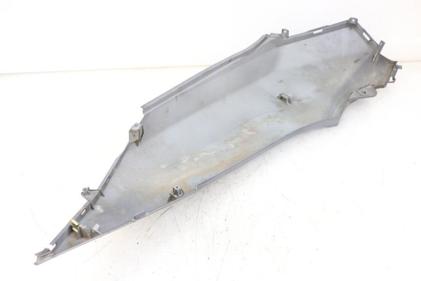 photo de LEWY TYLNY BOK PEUGEOT BELVILLE 125 (2017 - 2021) - Zbliżenie techniczne