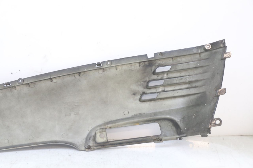 photo de LEWY TYLNY BOK PEUGEOT DJANGO 125 (2014 - 2017) - Szczegóły charakterystyczne