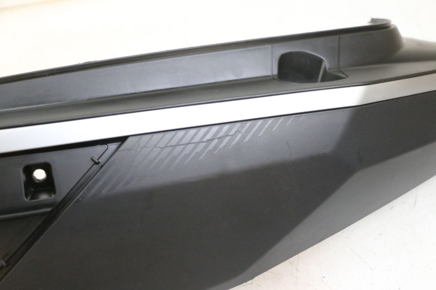 photo de LEWY TYLNY BOK PEUGEOT TWEET 4T 50 (2023 - 2025) - Szczegół części