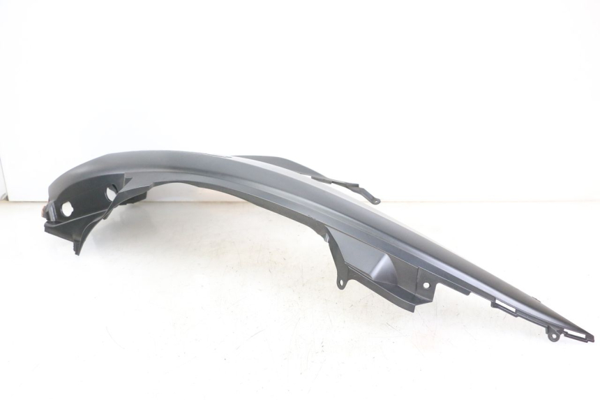 photo de LEWY TYLNY BOK SUZUKI BURGMAN 125 (2018 - 2021) - Oznaczenia i referencje