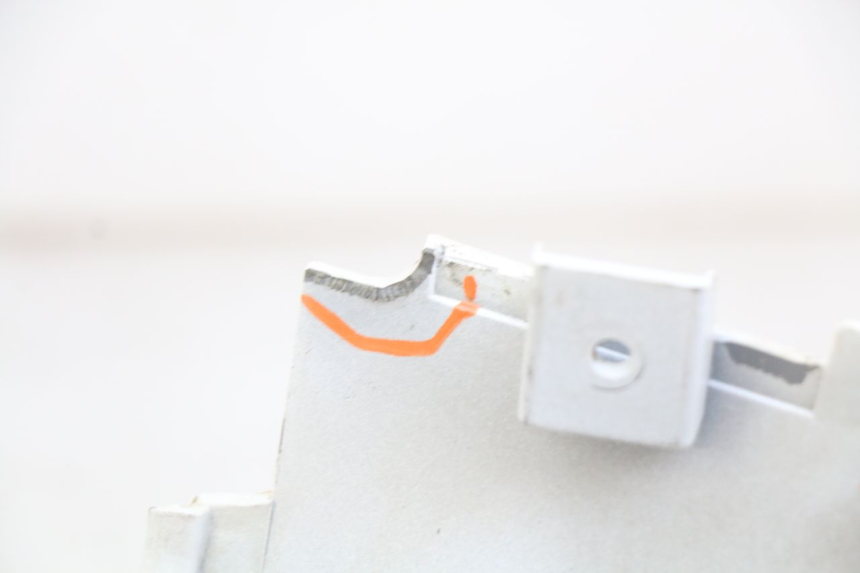 photo de LEWY TYLNY BOK PEUGEOT TWEET 4T 50 (2018 - 2022) - Zbliżenie techniczne