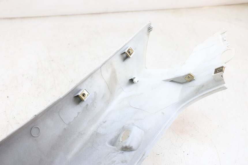 photo de LEWY TYLNY BOK PEUGEOT TWEET PRO EFI 4T 50 (2021 - 2022) - Punkty mocowania