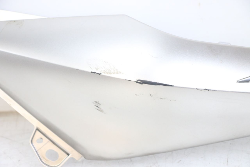 photo de LEWY TYLNY BOK YAMAHA XMAX X-MAX ABS 125 (2017 - 2020) - Zbliżenie komponentów