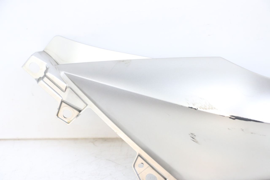 photo de LEWY TYLNY BOK YAMAHA XMAX X-MAX ABS 125 (2017 - 2020) - Widok z bliska