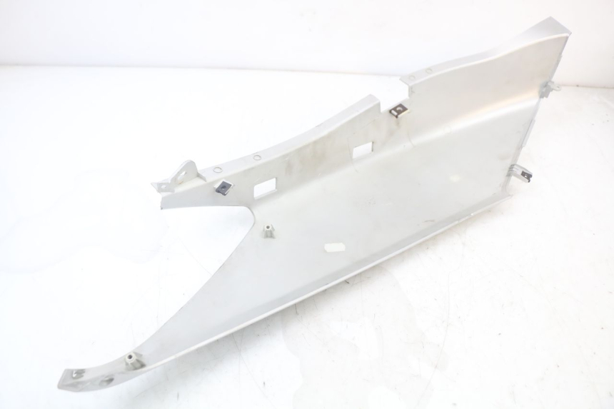 photo de LEWY TYLNY BOK YAMAHA XMAX X-MAX 125 (2006 - 2009) - Punkty mocowania