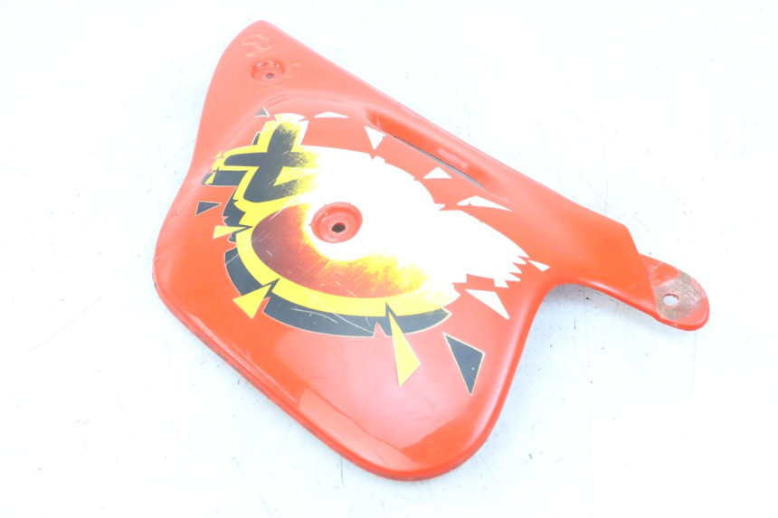 photo de LEWY TYLNY BOK PEUGEOT XP6 50 (1997 - 2003) - Inny kąt widzenia