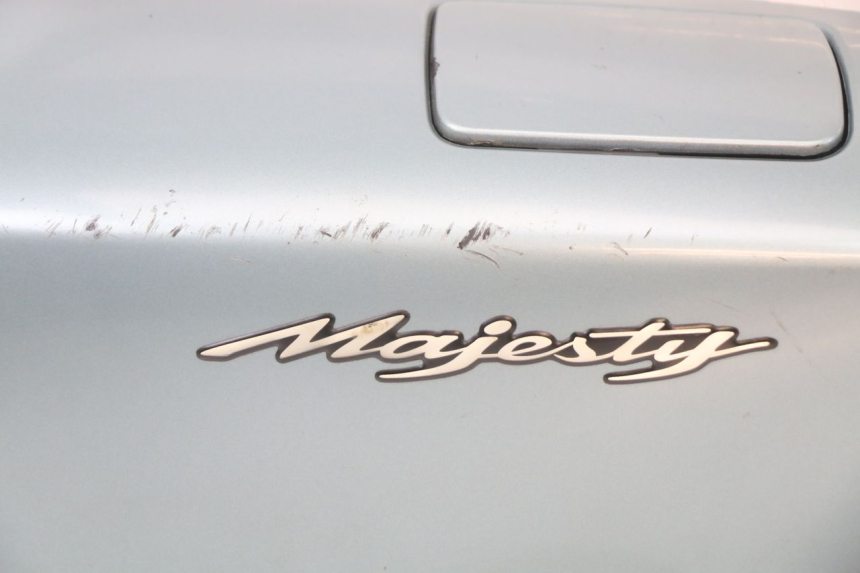 photo de LEWY TYLNY BOK YAMAHA YP MAJESTY 125 (2002 - 2006) - Zbliżenie techniczne